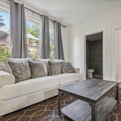 Spacious 5BR Family Home | Near Falls | Parking