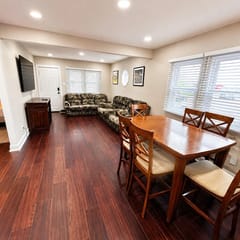 Riverside Villa near Falls | Sleeps 8 | 3+ Parking
