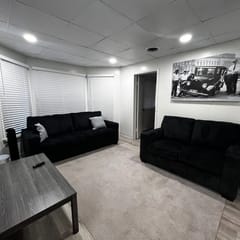 Gorge Getaway | 3BR Lower Unit | Sleeps 8 | Falls