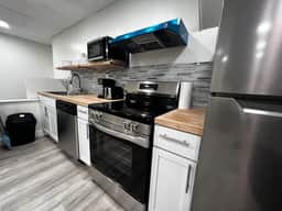 Gorge Getaway | 3BR Lower Unit | Sleeps 8 | Falls - Image 5
