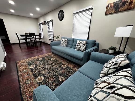 Grand 2 Homes - 7BR - Sleeps 14 - Walk to Falls - Image 2