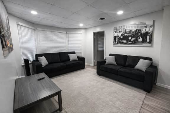 Gorge Getaway | 3BR Lower Unit | Sleeps 8 | Falls - Image 2
